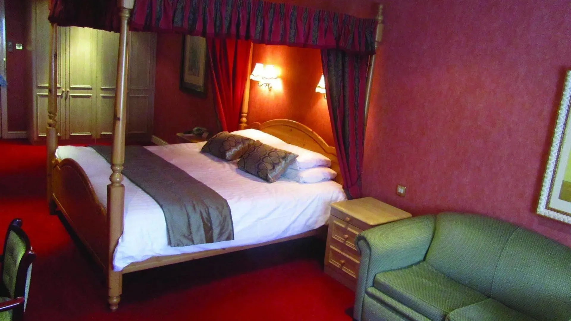 Consort Hotel Rotherham 3*,
